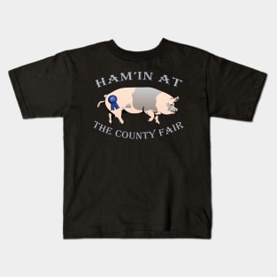 Pig Showing, Funny County Fair Livestock Showing Pigs 1st Gift Kids T-Shirt